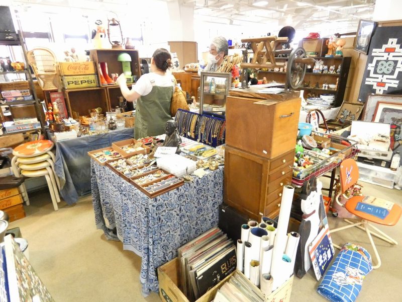 まちセンはこだて骨董市」が開催中です！（2025.5.9～5.11